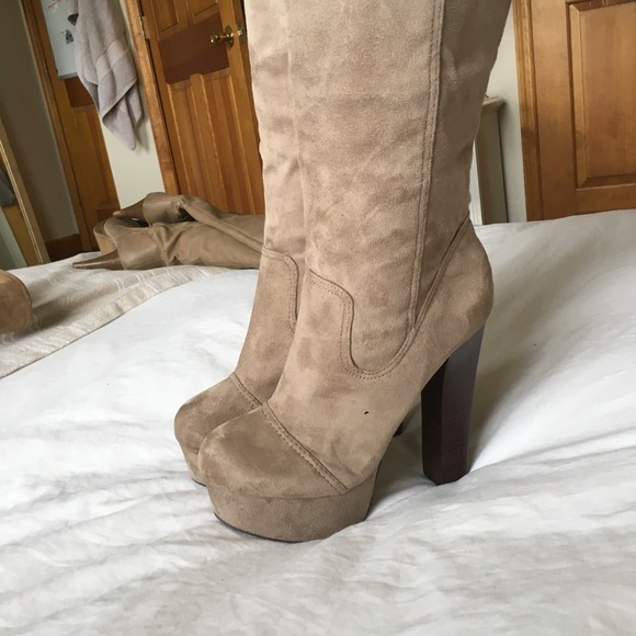 Suede Boots - Picture 6 of 8
